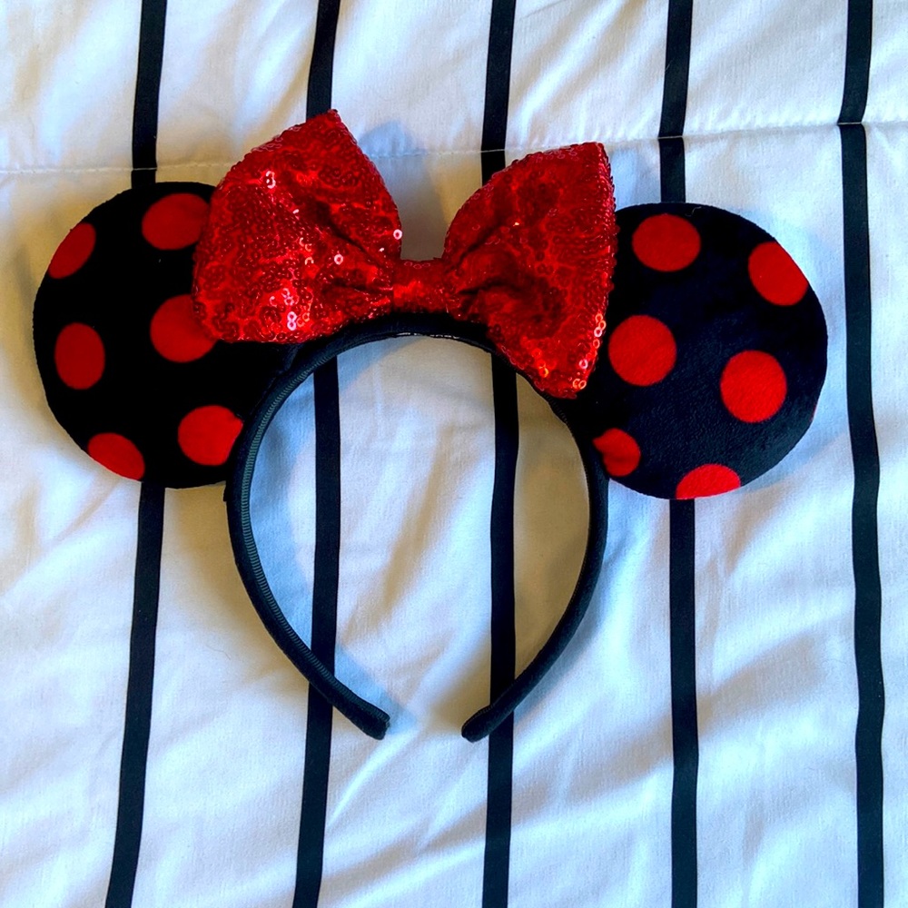 **Sale**Disney Minnie Mouse ears